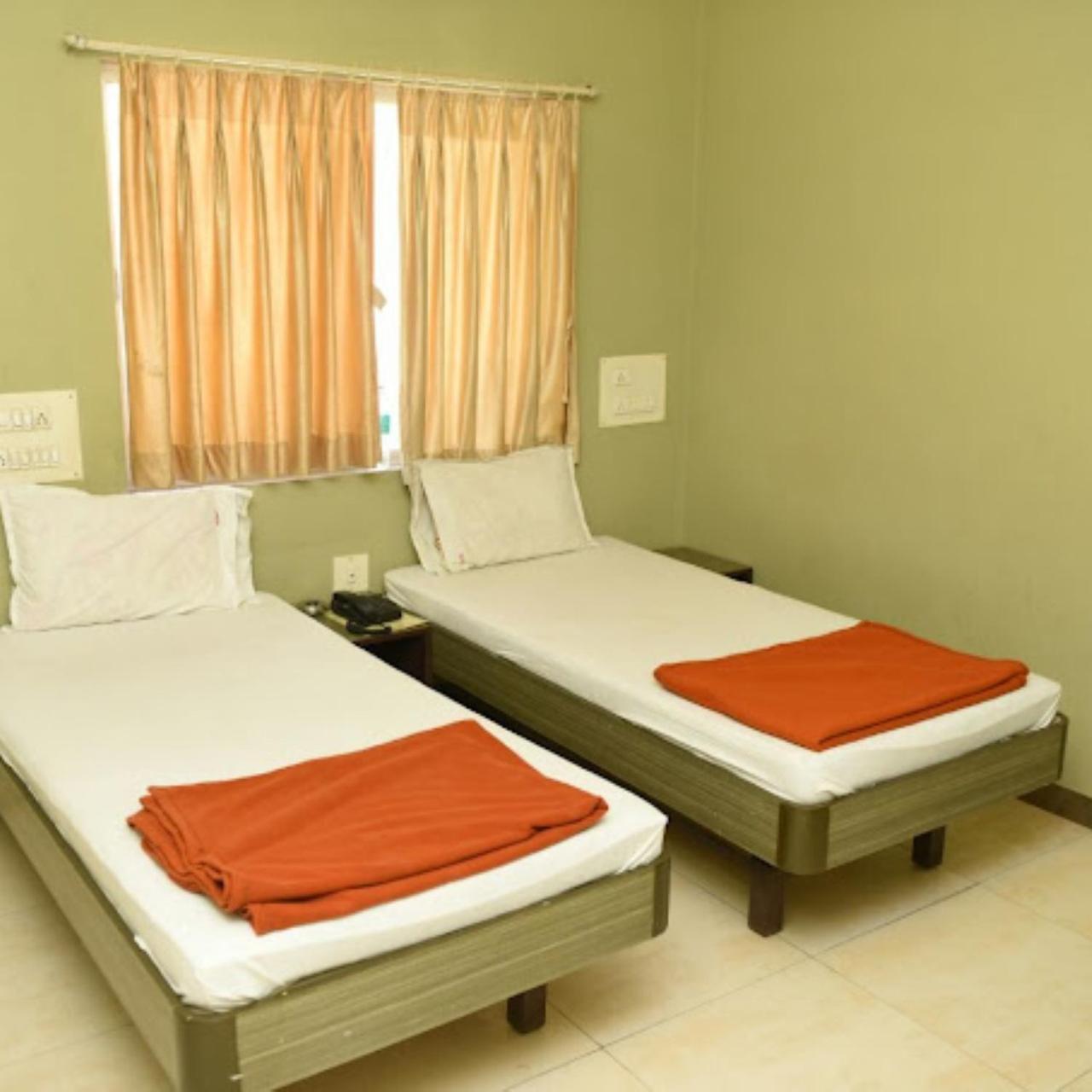 Hotel Anjali Palace Bhuj Buitenkant foto
