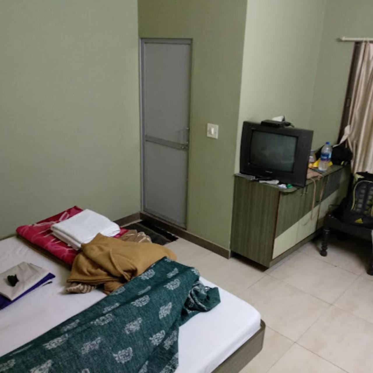 Hotel Anjali Palace Bhuj Buitenkant foto