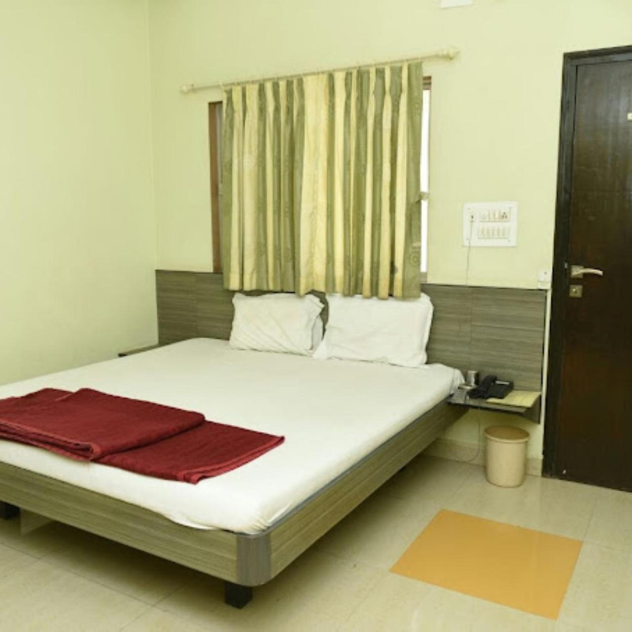 Hotel Anjali Palace Bhuj Buitenkant foto